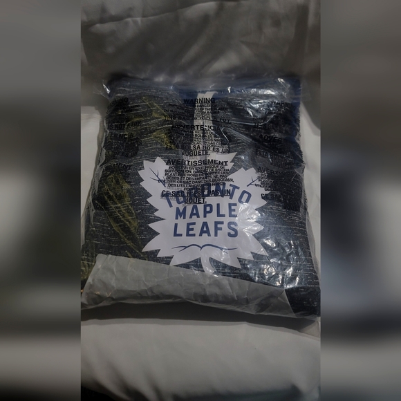 Fanatics Toronto maple leafs pullover Hoodie - Picture 4 of 4